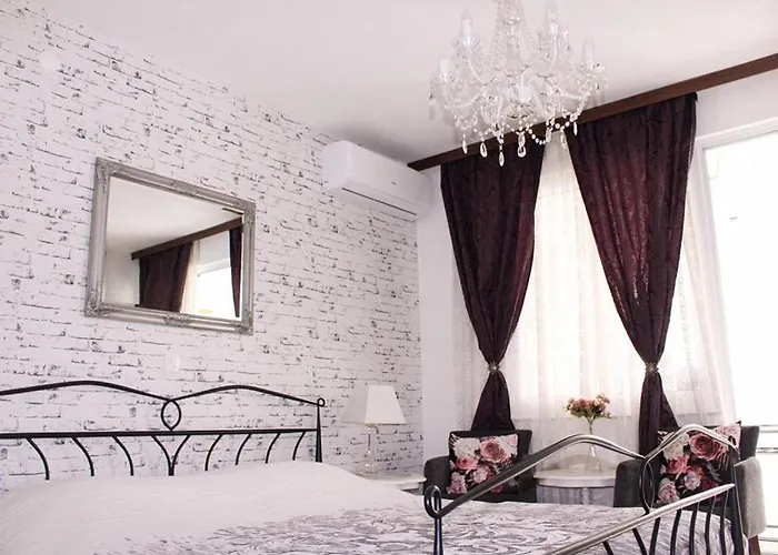 Bella Elia ספליט